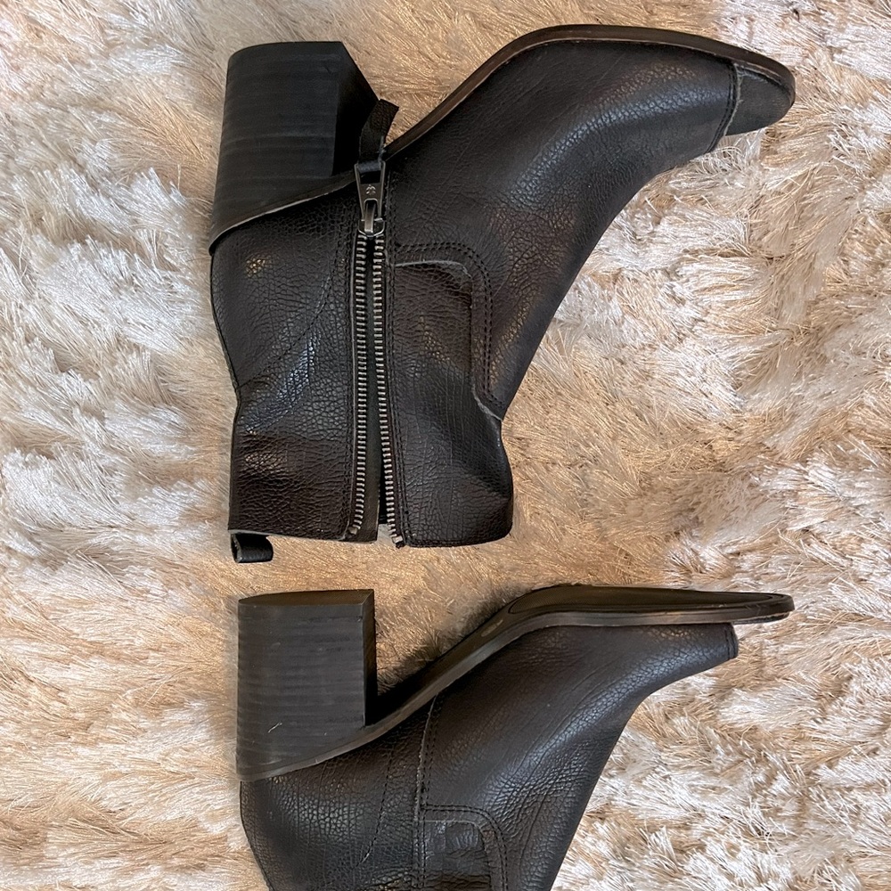Open toe leather heel